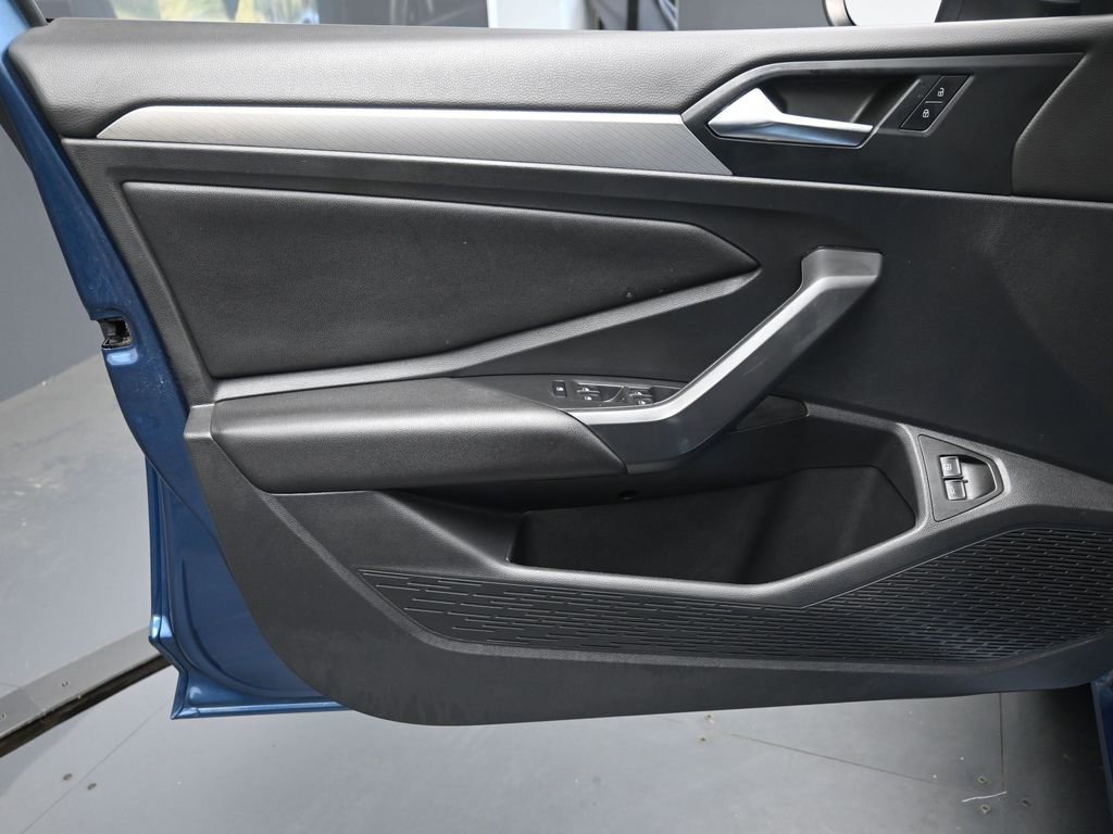 Used 2020 Volkswagen Jetta SE image 19