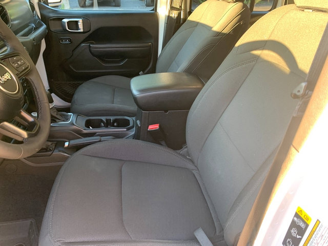 Used 2023 Jeep Gladiator Sport AWD/4WD image 19