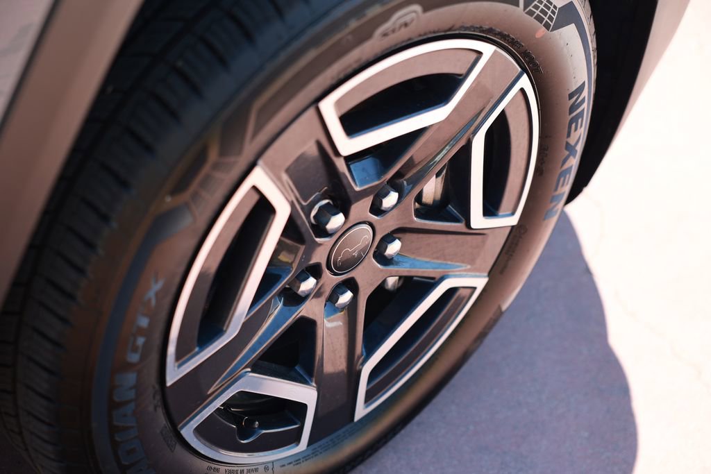 New 2026 Jeep Cherokee Laredo image 9