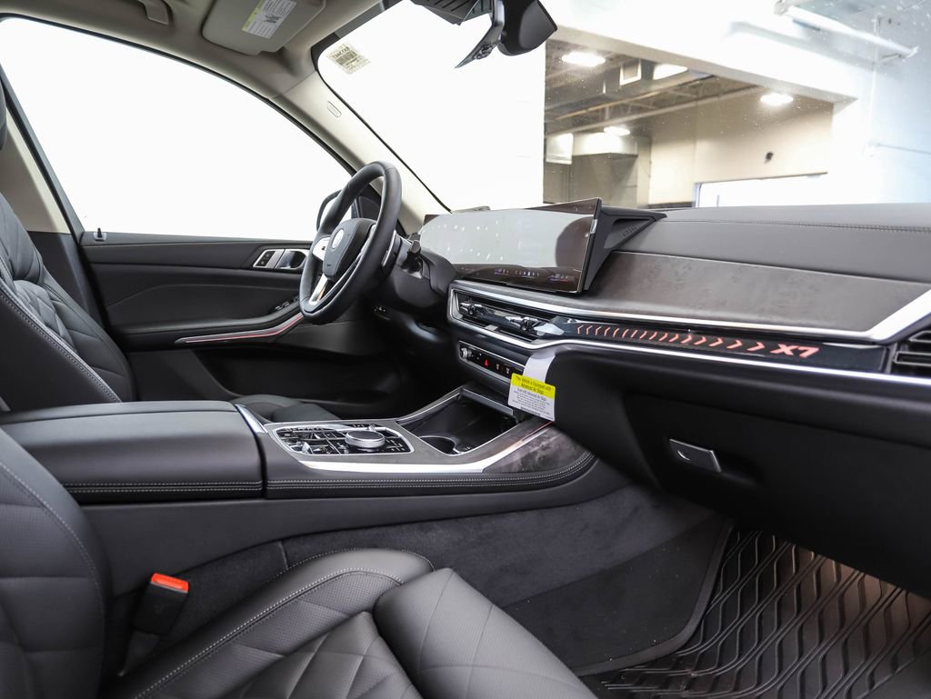 Used 2025 BMW X7 xDrive40i image 33
