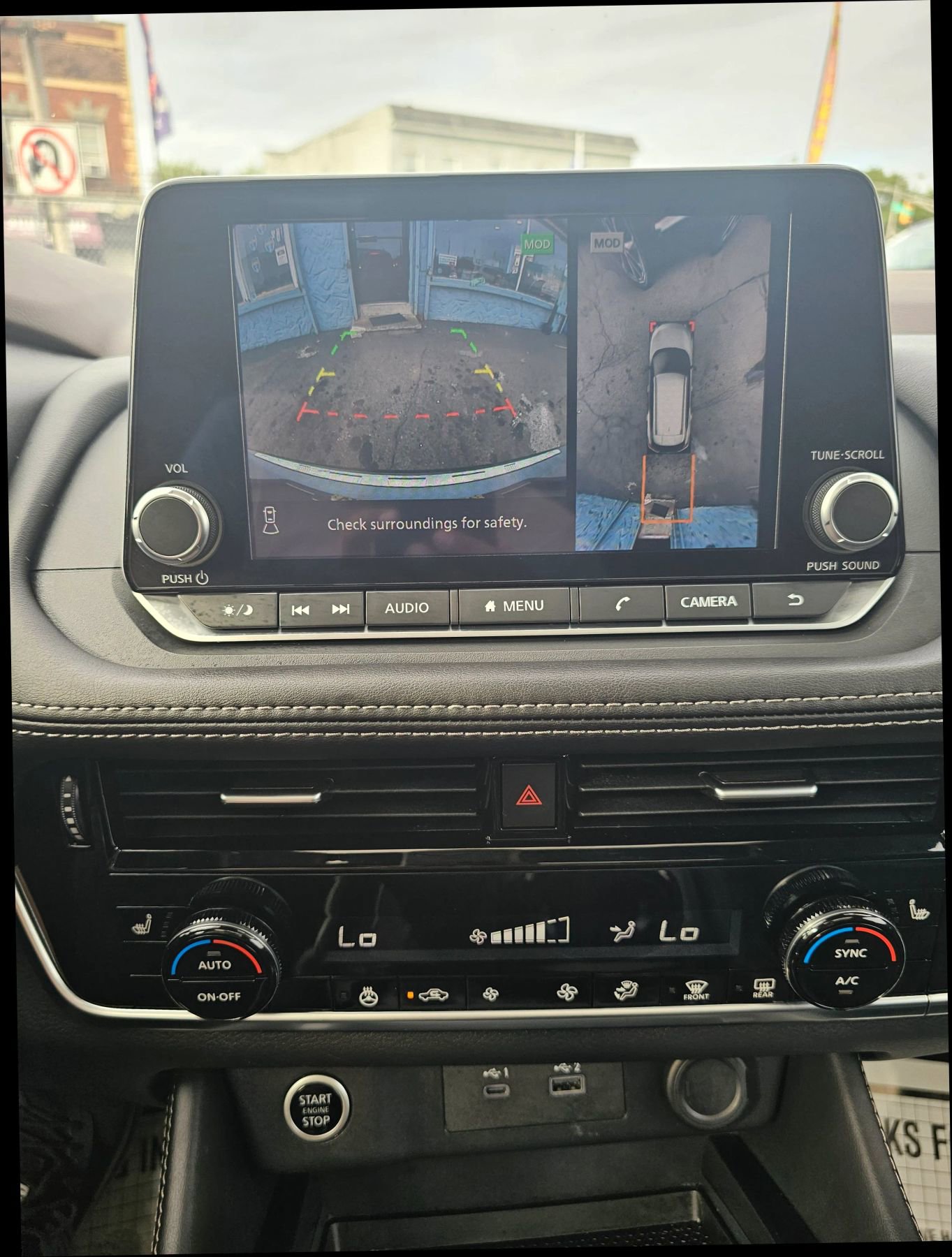 Used 2023 Nissan Rogue SL image 24