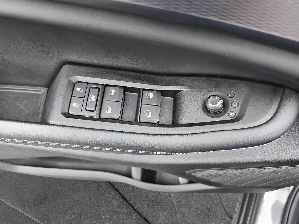 Used 2023 Jeep Grand Cherokee L Laredo AWD/4WD image 29