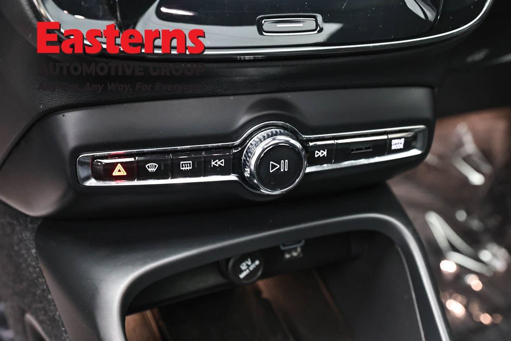 Used 2020 Volvo XC40 T5 R-Design AWD/4WD image 19