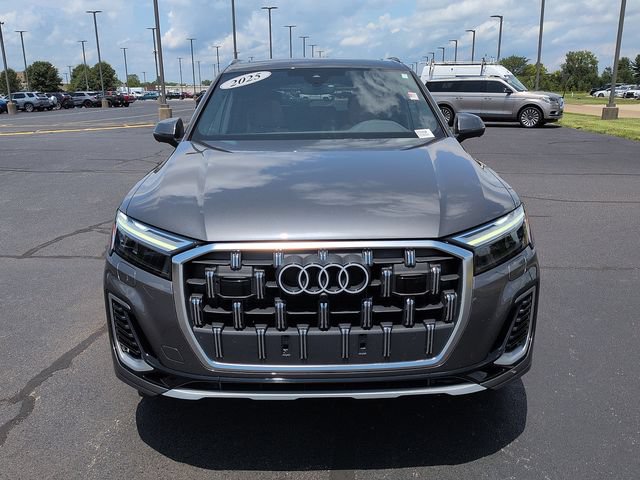 Used 2025 Audi Q7 3.0T Premium Plus AWD/4WD image 2