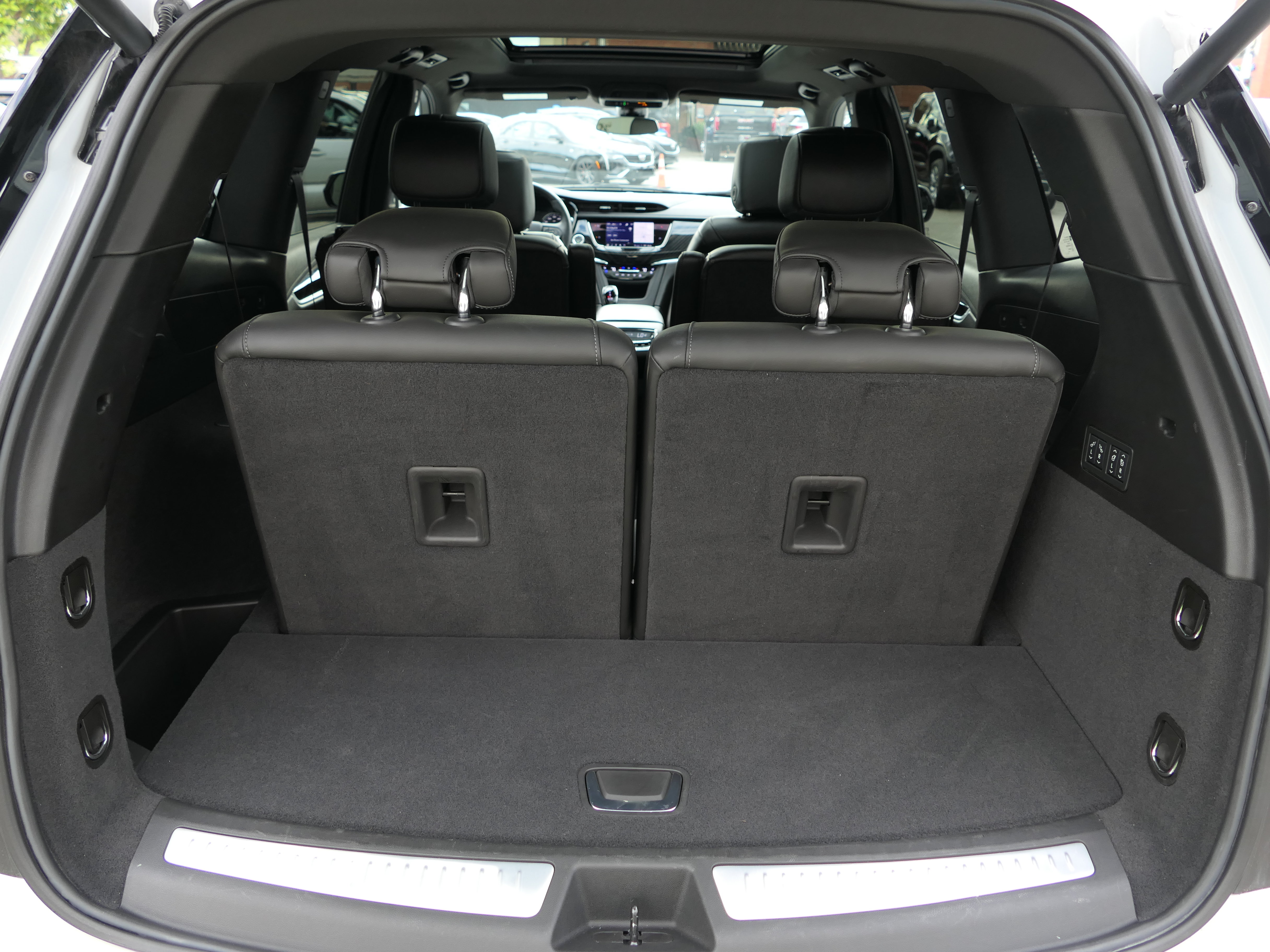 New 2025 Cadillac XT6 Premium Luxury FWD image 19