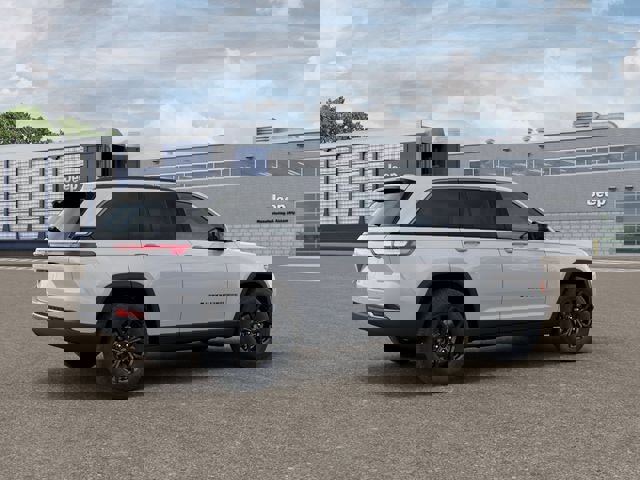 New 2026 Jeep Grand Cherokee Altitude image 4