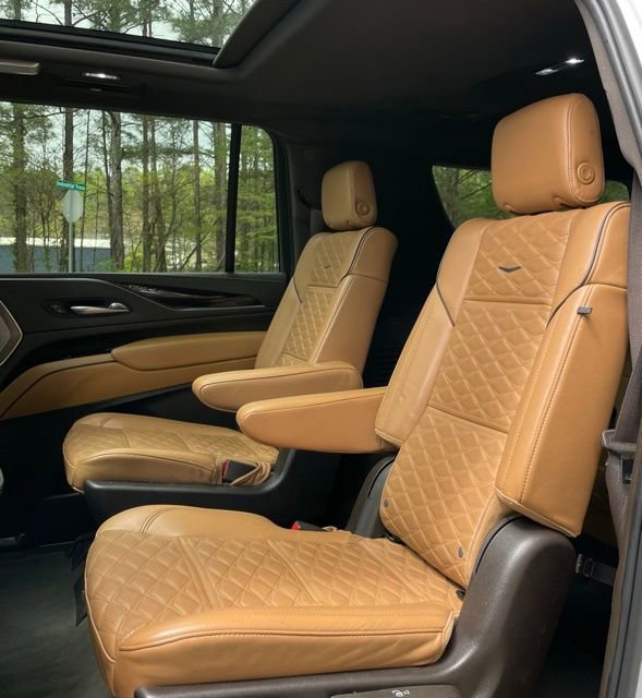 Used 2022 Cadillac Escalade ESV Sport w/ Touring Package AWD/4WD image 15