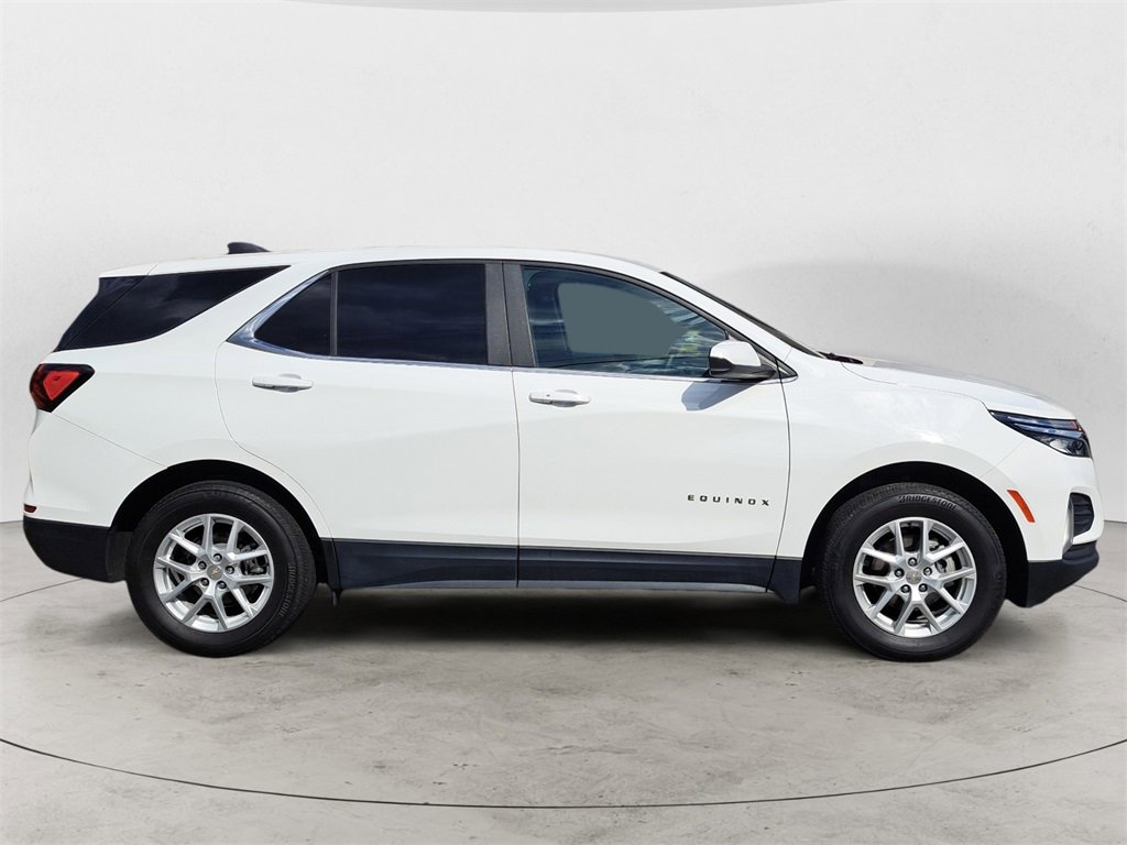 Used 2023 Chevrolet Equinox LT w/ Driver Convenience Package image 2