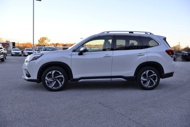 Used 2022 Subaru Forester Touring AWD/4WD image 4