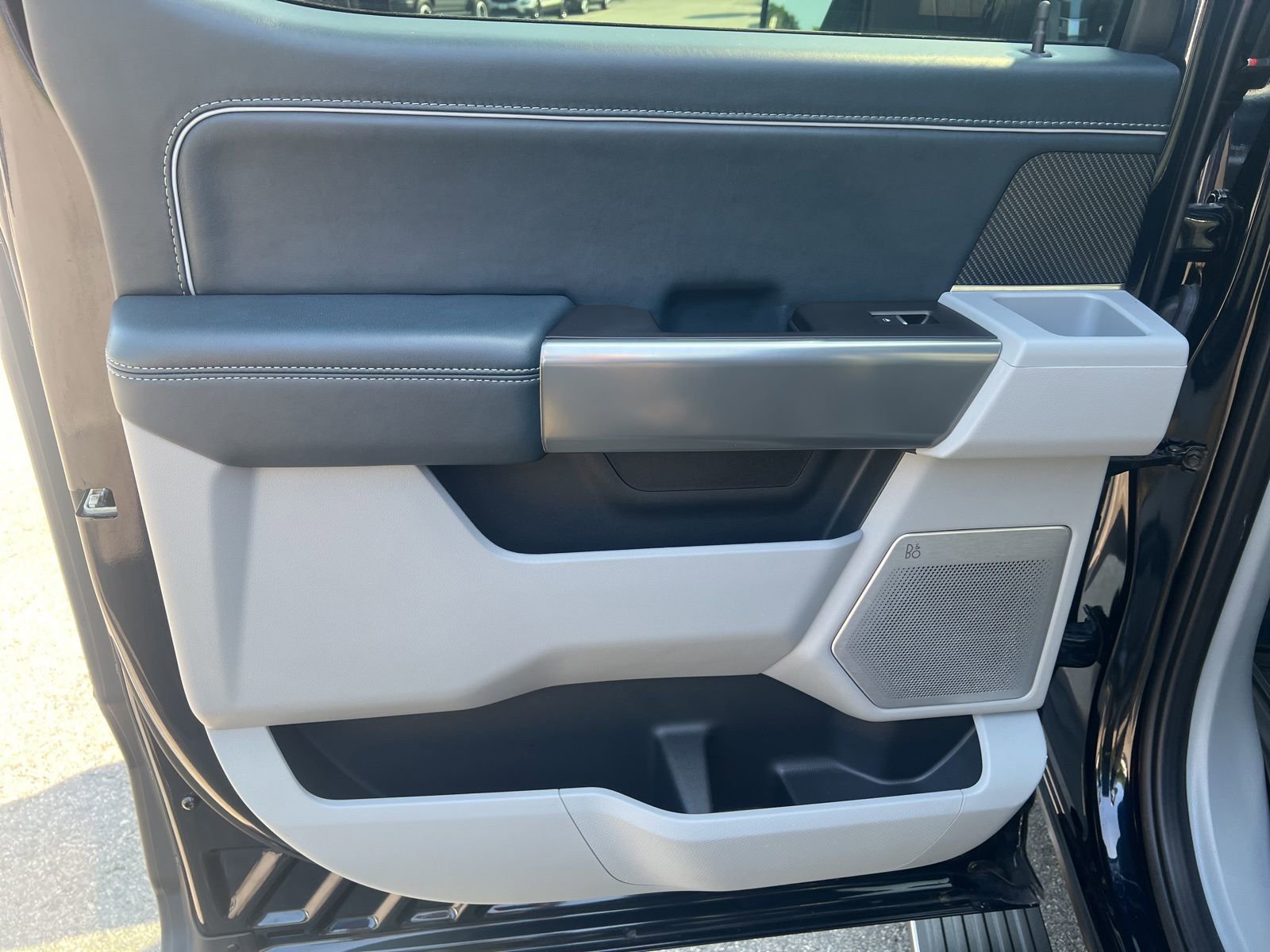 Used 2022 Ford F150 Limited image 11