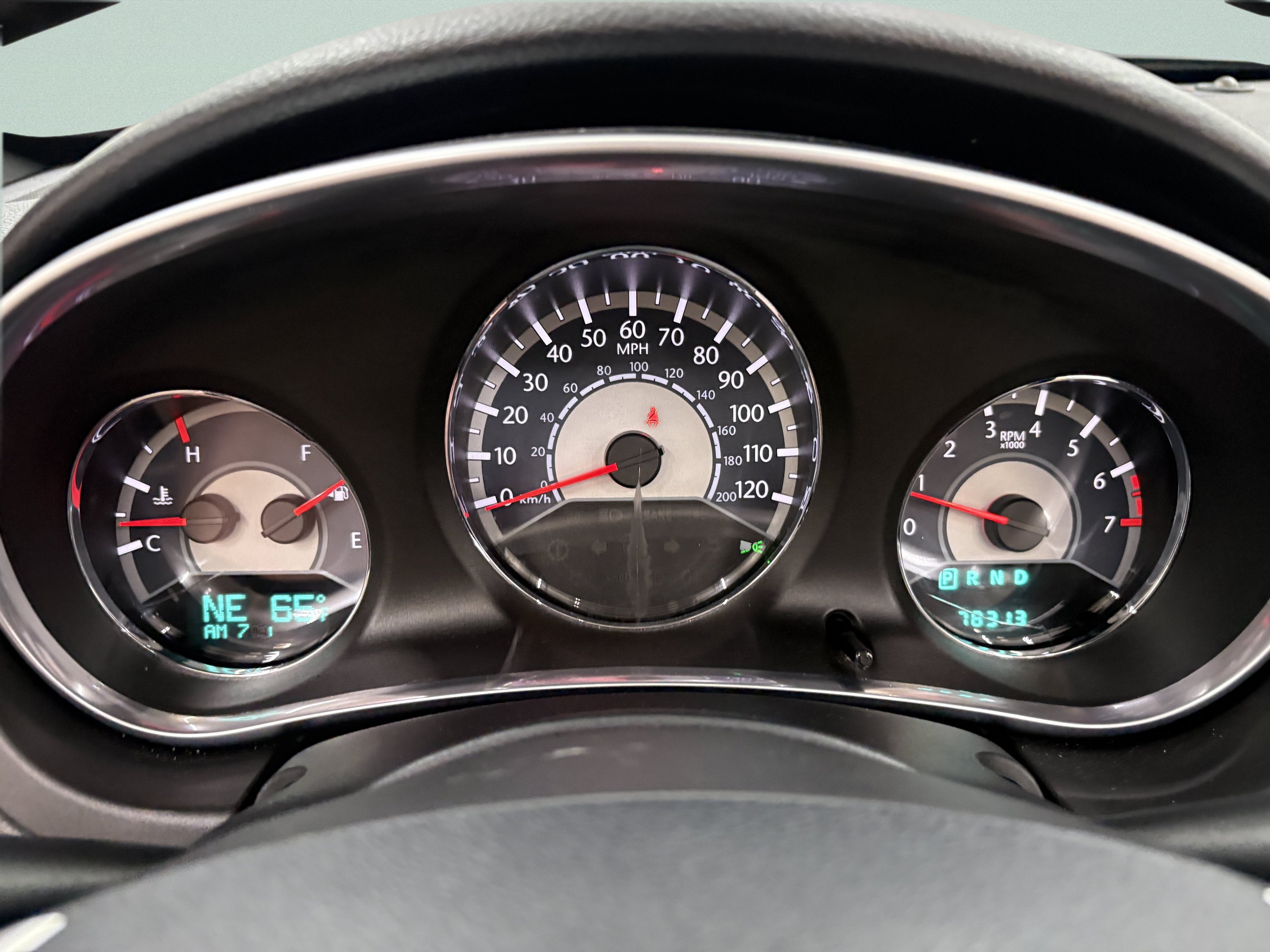 Used 2011 Chrysler 200 Limited FWD image 35