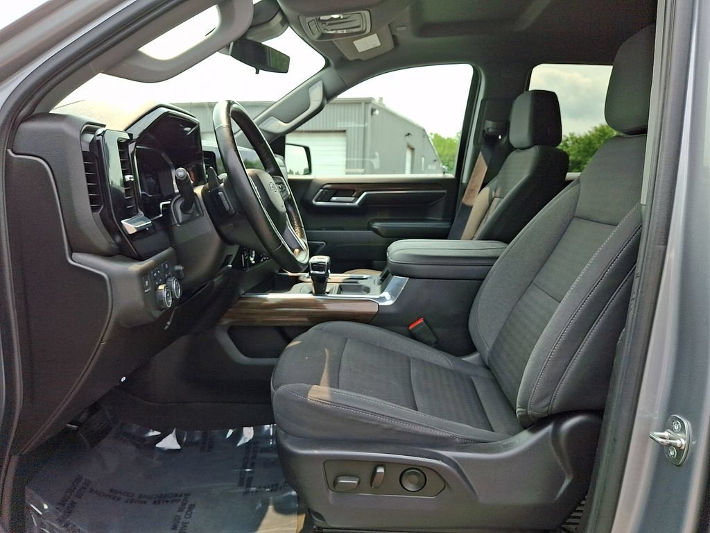 Used 2023 Chevrolet Silverado 1500 RST AWD/4WD image 13