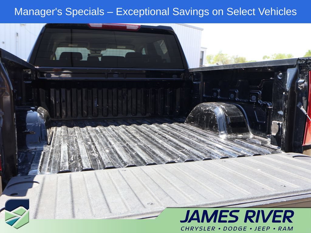 Used 2025 Chevrolet Silverado 1500 LT AWD/4WD image 15