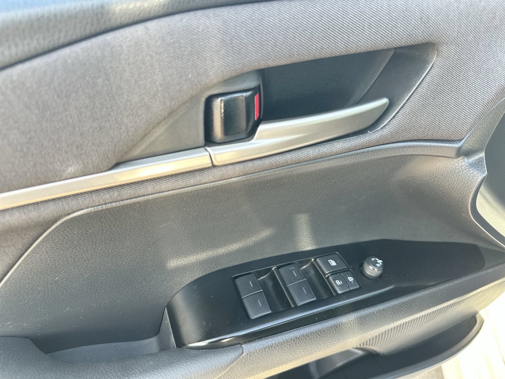Used 2025 Toyota Camry LE FWD image 13