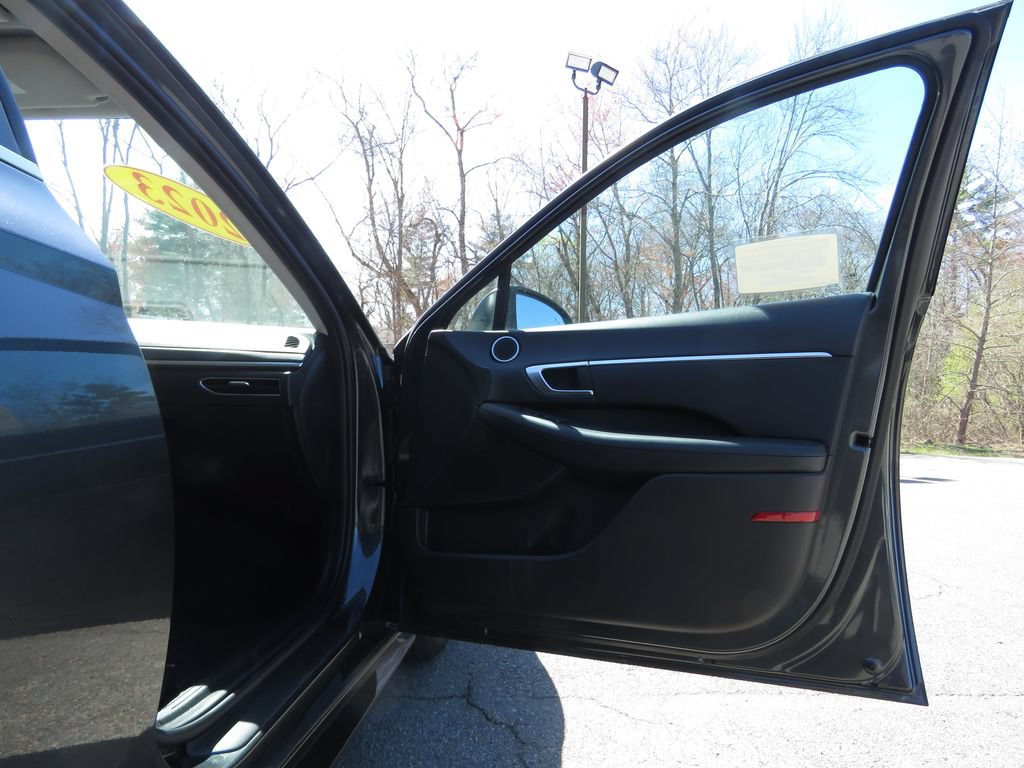 Used 2023 Hyundai Sonata SEL w/ Convenience Package FWD image 12