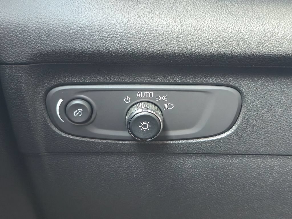 Certified 2023 Buick Envision Essence AWD/4WD image 19