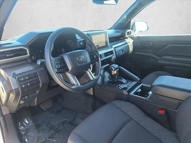 Certified 2025 Toyota Tacoma SR5 w/ SR5 Upgrade Package AWD/4WD image 8