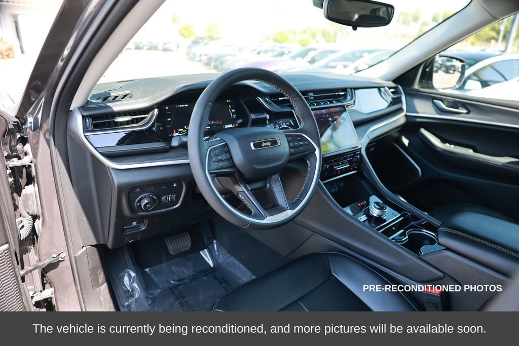 Used 2023 Jeep Grand Cherokee 4WD 4xe image 16