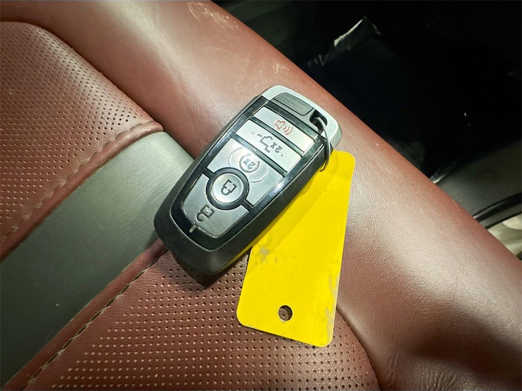 Used 2020 Ford F350 Platinum w/ FX4 Off-Road Package image 41