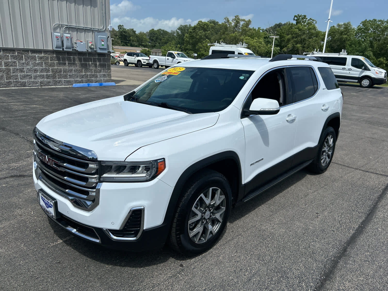 Used 2023 GMC Acadia SLE w/ Driver Convenience Package AWD/4WD image 7