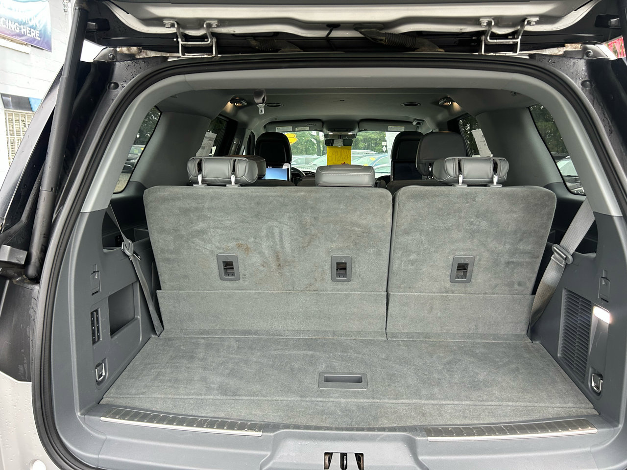 Used 2019 Lincoln Navigator Select image 28