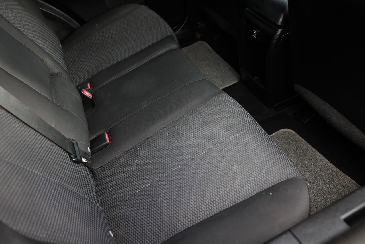 Used 2011 Mitsubishi Endeavor LS AWD/4WD image 12