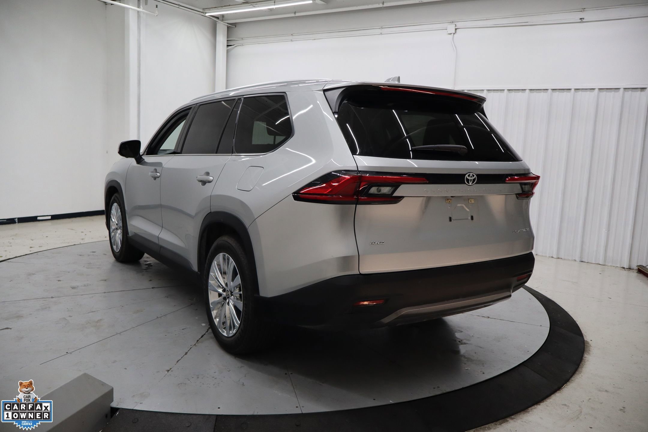 Used 2024 Toyota Grand Highlander Platinum image 8