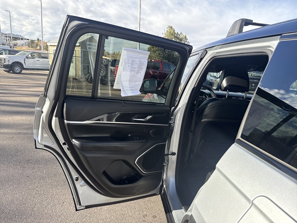 Used 2022 Jeep Grand Cherokee Trailhawk w/ Advanced Protech Group II image 17