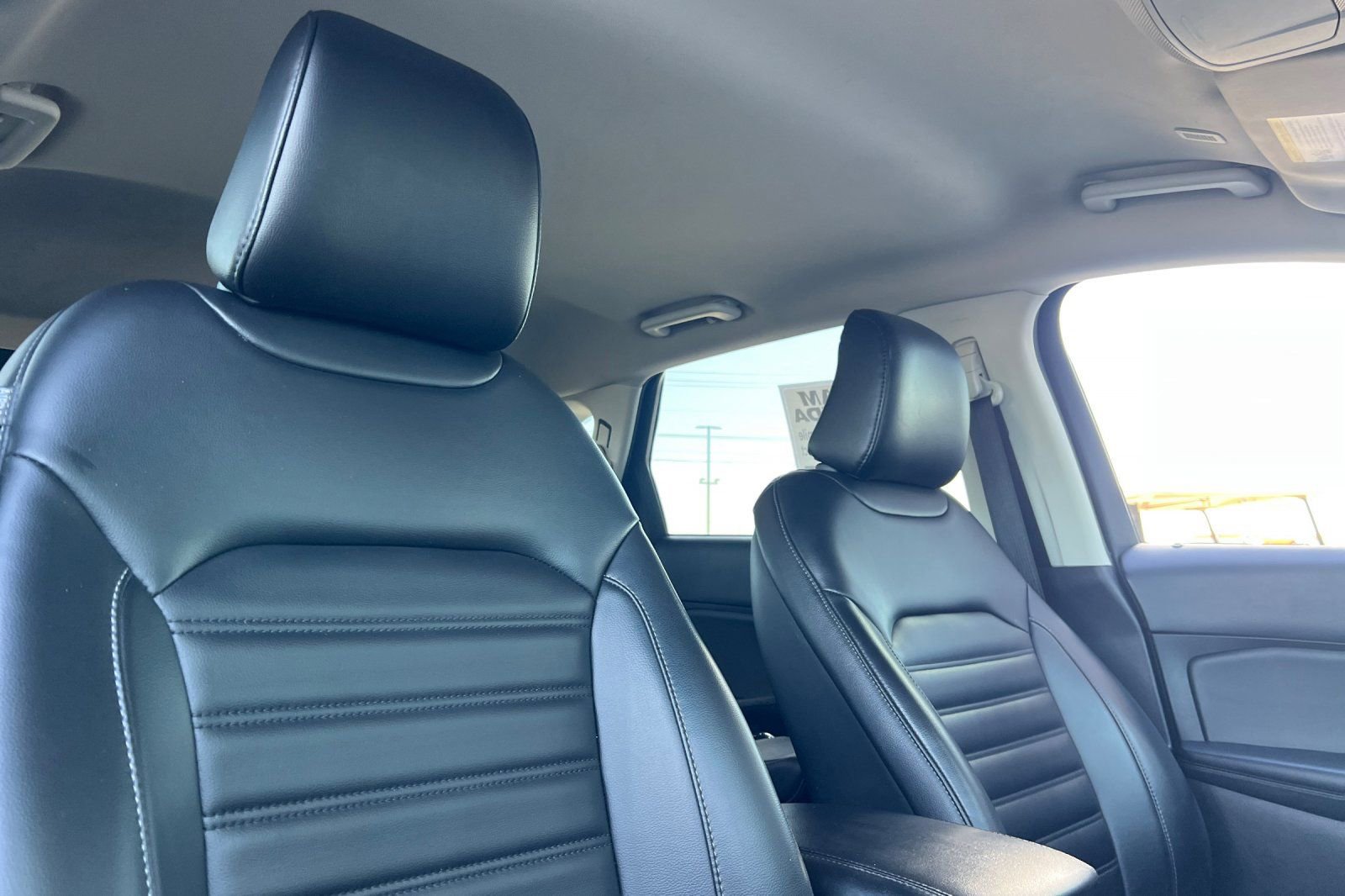 Used 2023 Ford Edge SEL image 15