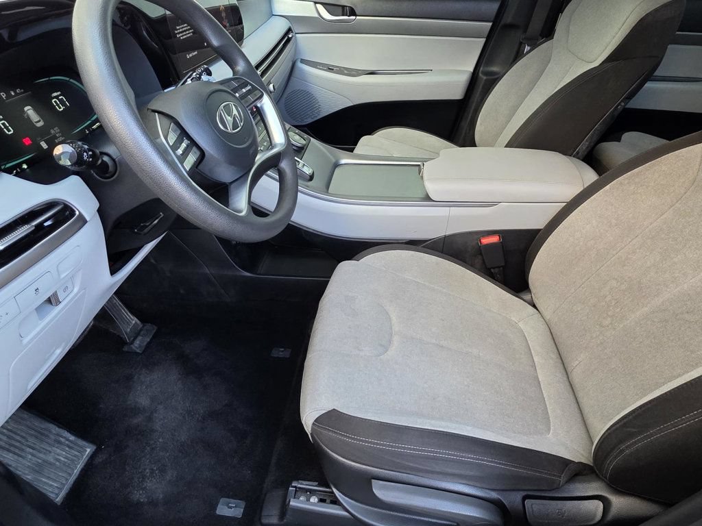 Used 2023 Hyundai Palisade SE FWD image 7