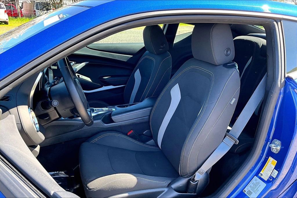 Used 2021 Chevrolet Camaro LT w/ RS Package image 9