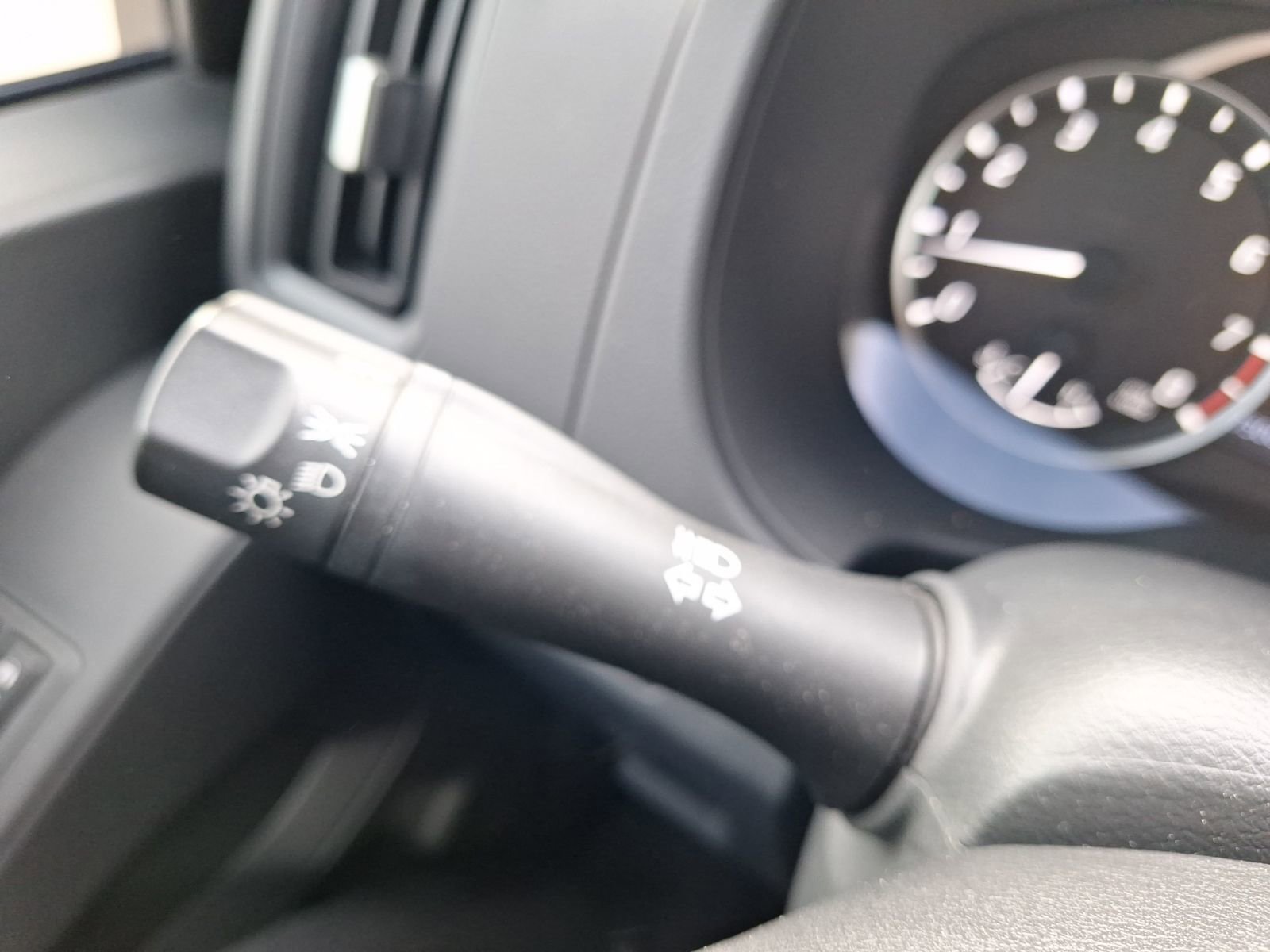 Used 2025 Nissan Frontier S image 22