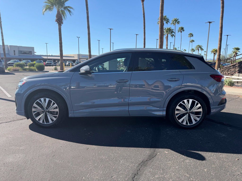 Used 2023 Audi Q4 e-tron Premium RWD image 3