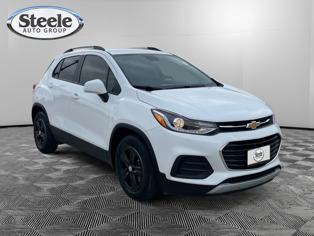Used 2022 Chevrolet Trax LT w/ LT Convenience Package image 7