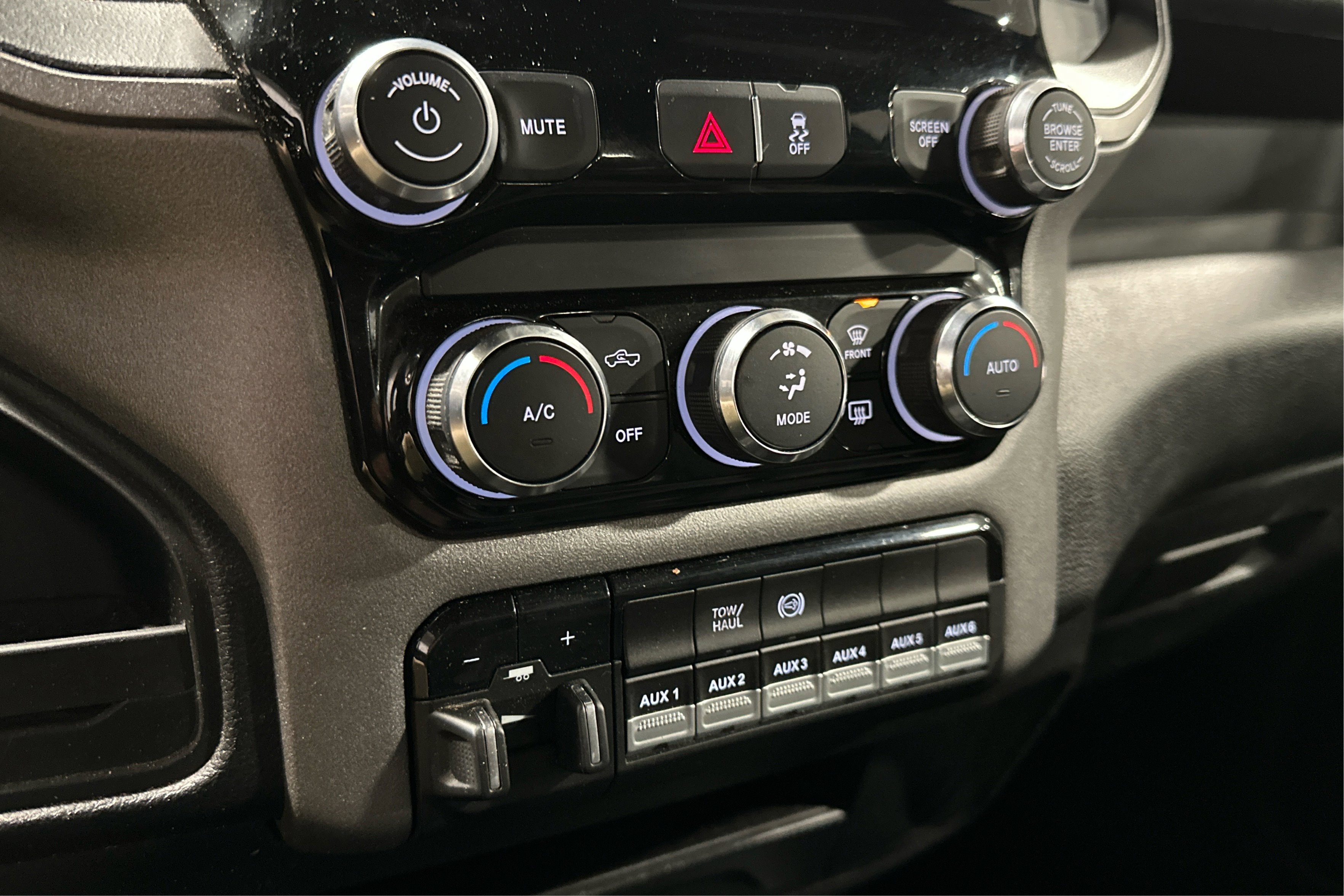 Used 2023 RAM 3500 Tradesman image 35