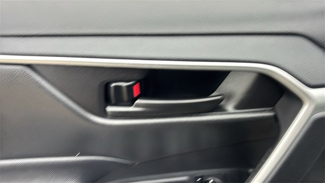 Used 2023 Toyota RAV4 LE image 10