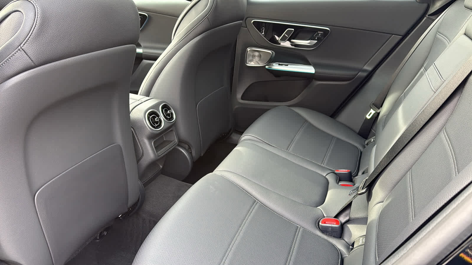 New 2026 Mercedes-Benz GLC 300 4MATIC image 31