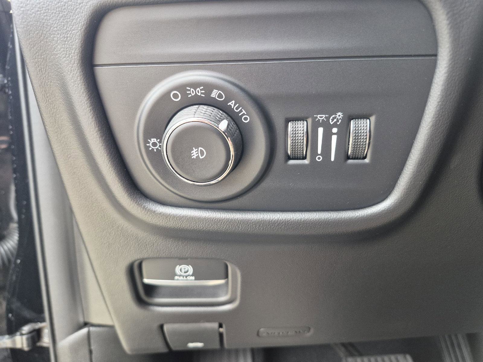 Used 2023 Jeep Grand Cherokee Summit image 18