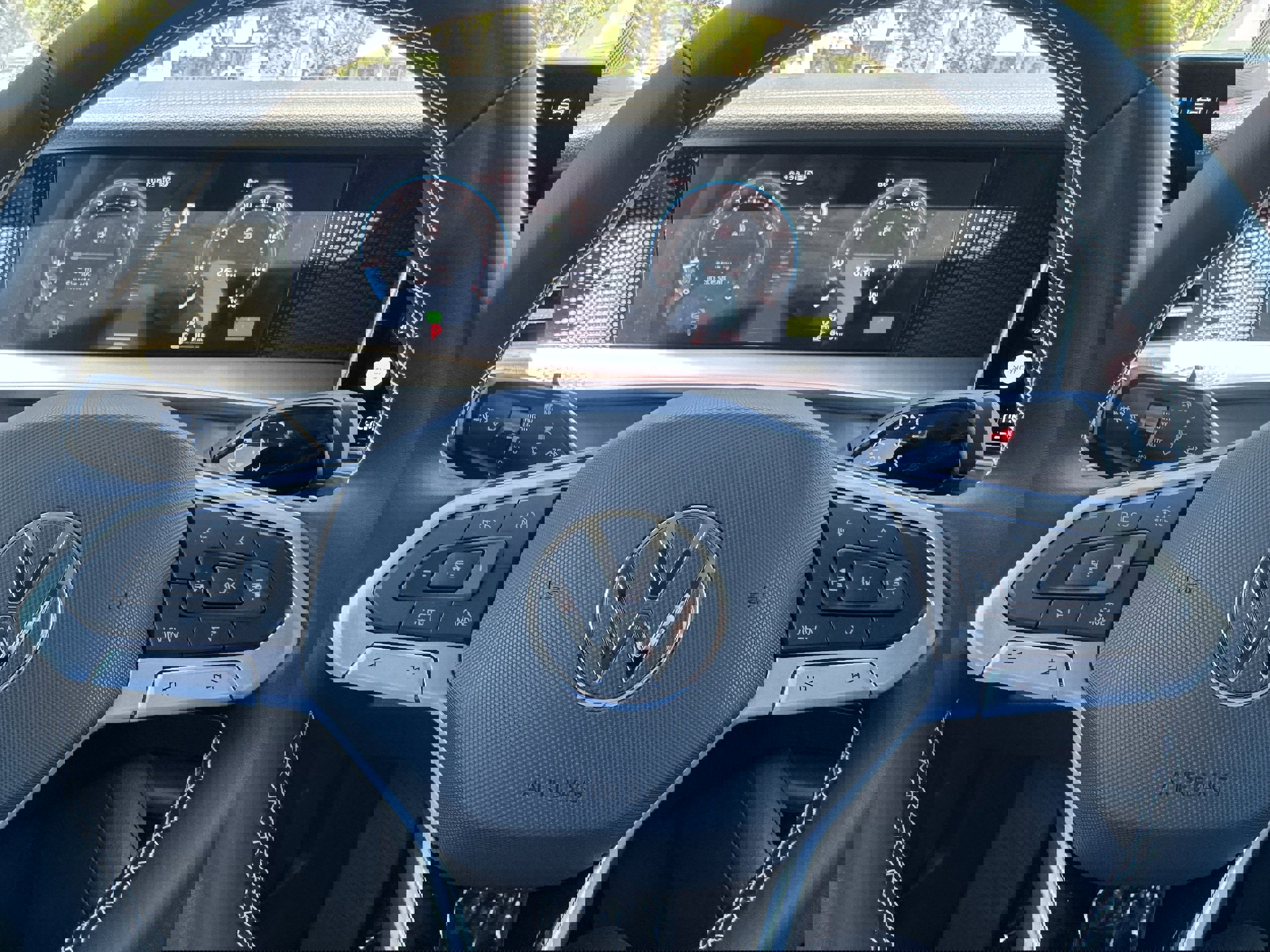 New 2025 Volkswagen Tiguan SE image 24