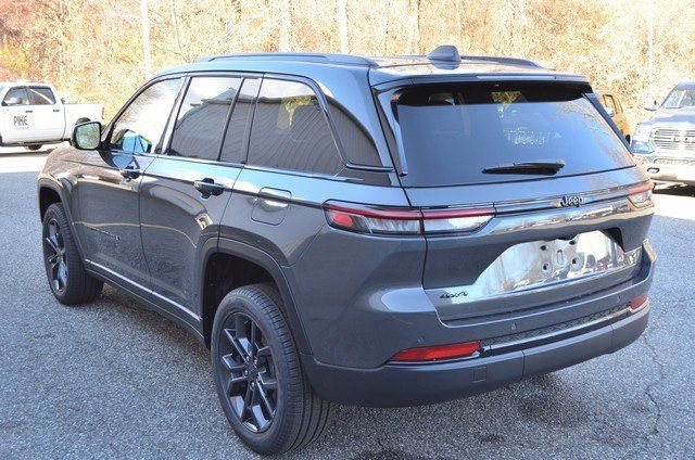 New 2025 Jeep Grand Cherokee Limited image 6