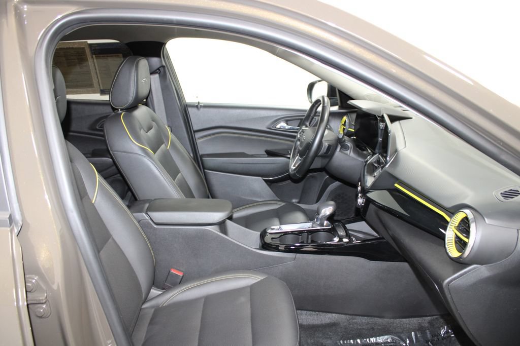 Used 2024 Chevrolet Trax ACTIV w/ Sunroof Package FWD image 24