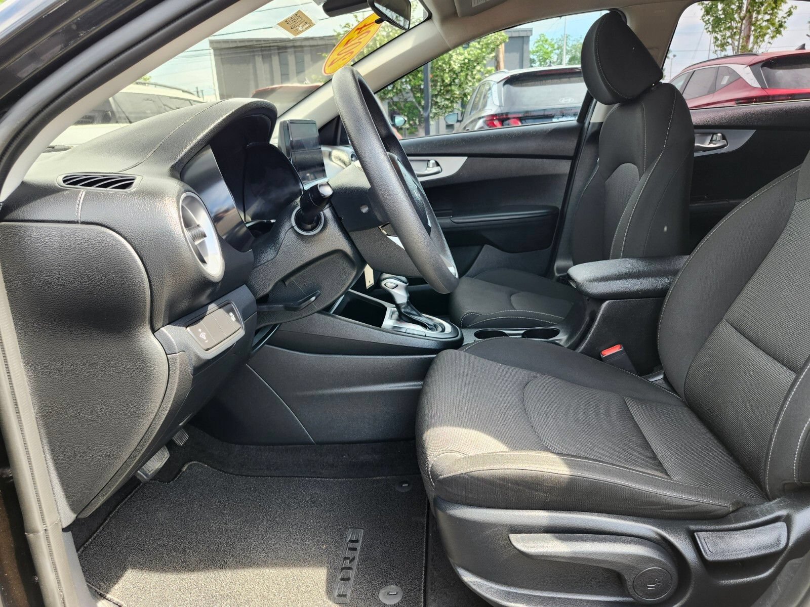 Used 2024 Kia Forte LXS FWD image 17