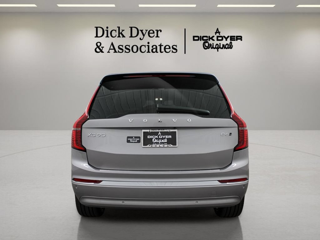 New 2026 Volvo XC90 B6 Plus w/ Protection Package Premier AWD/4WD image 4