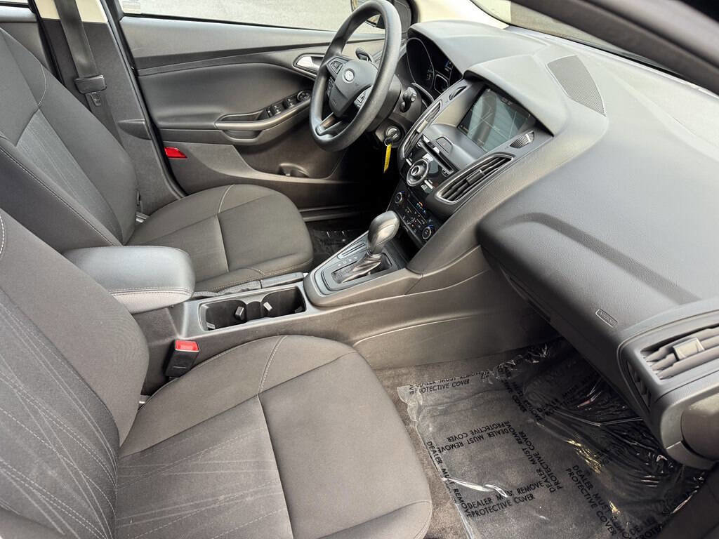 Used 2017 Ford Focus SEL image 19