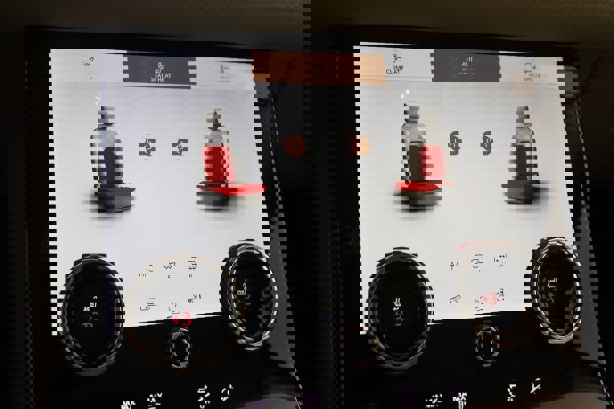 Used 2021 Land Rover Range Rover Velar R-Dynamic S image 8