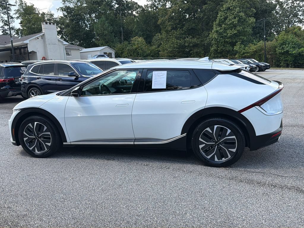 Used 2022 Kia EV6 Light RWD image 4