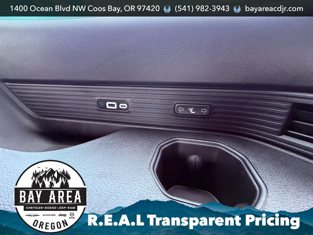 Used 2025 Jeep Wagoneer Series III w/ Premium Group I AWD/4WD image 29