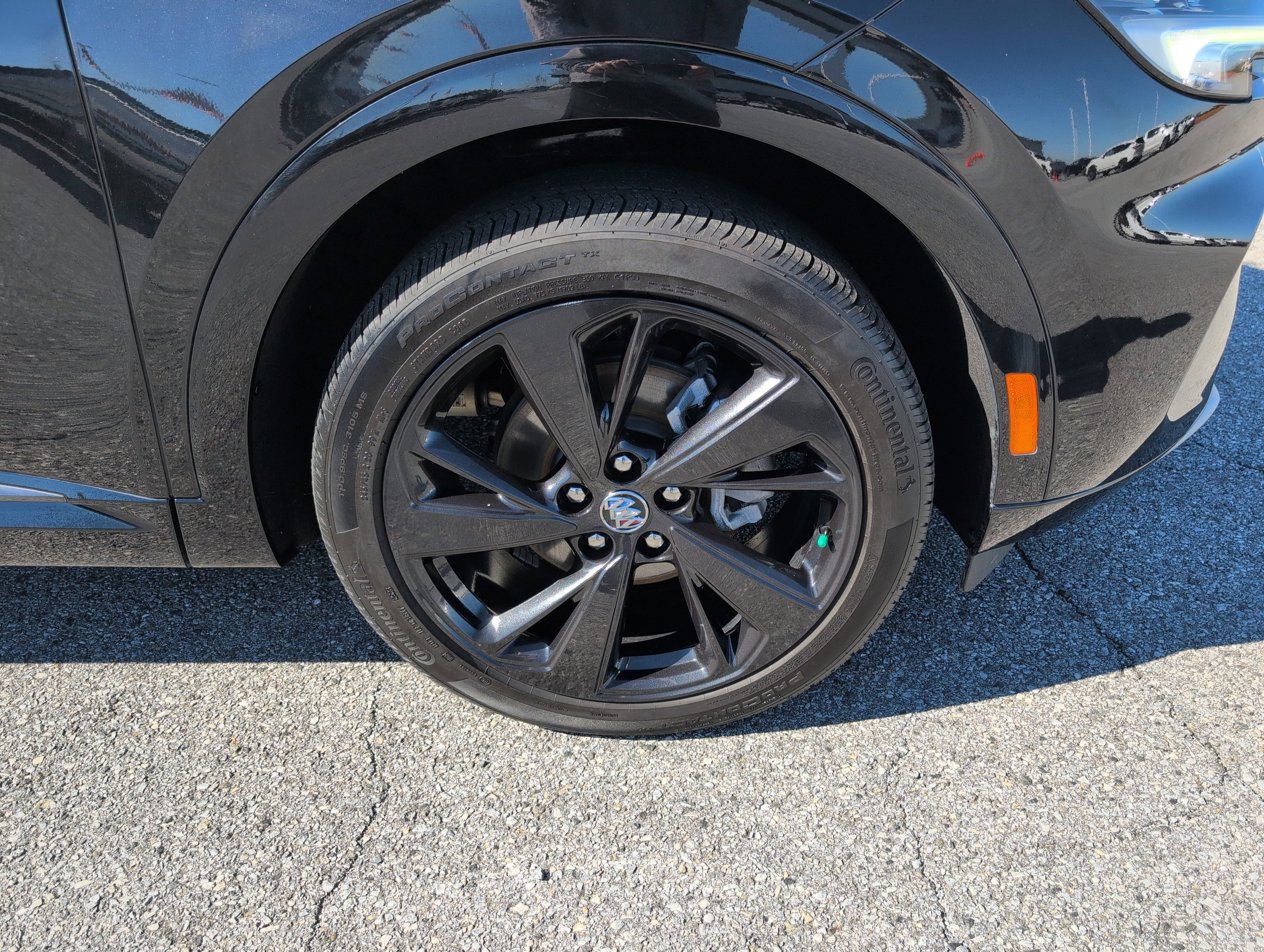 Used 2023 Buick Envision Essence w/ Sport Touring Package image 10