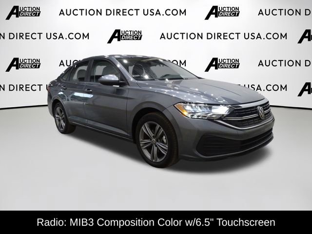 Used 2024 Volkswagen Jetta SE image 2