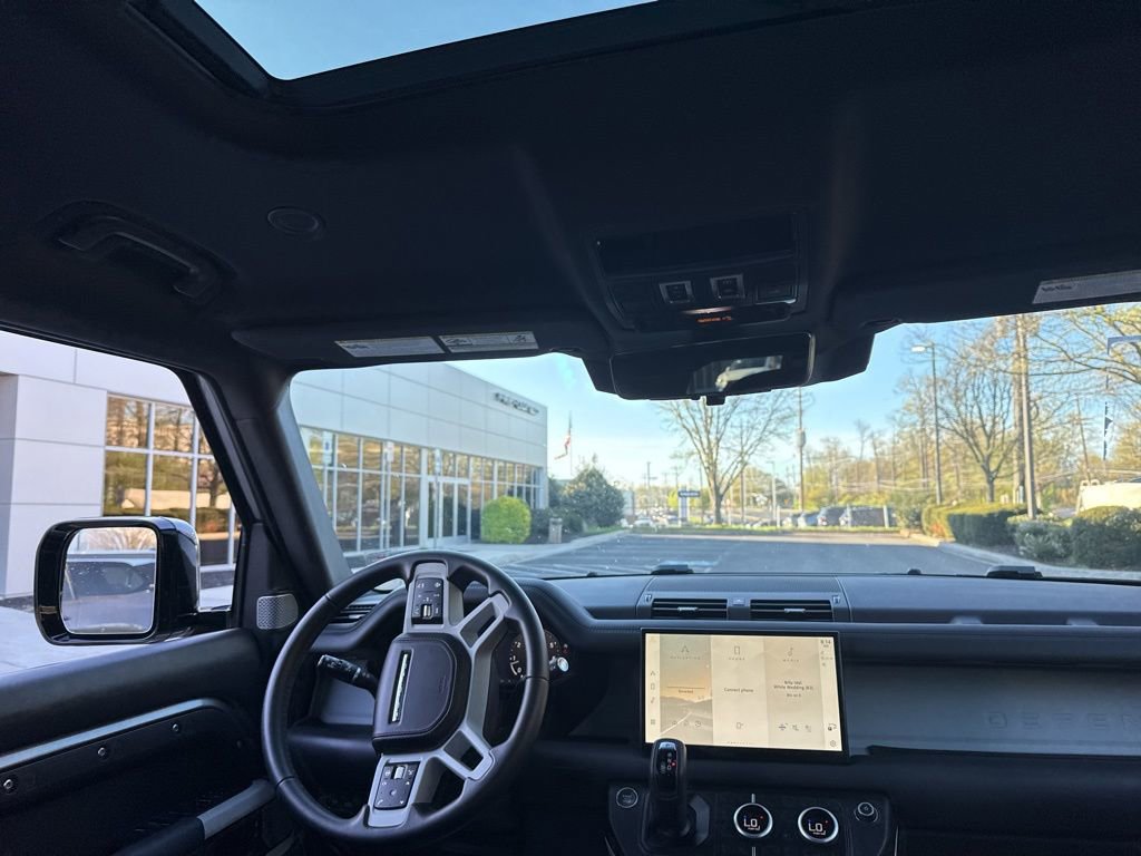 Used 2024 Land Rover Defender 130 S image 9